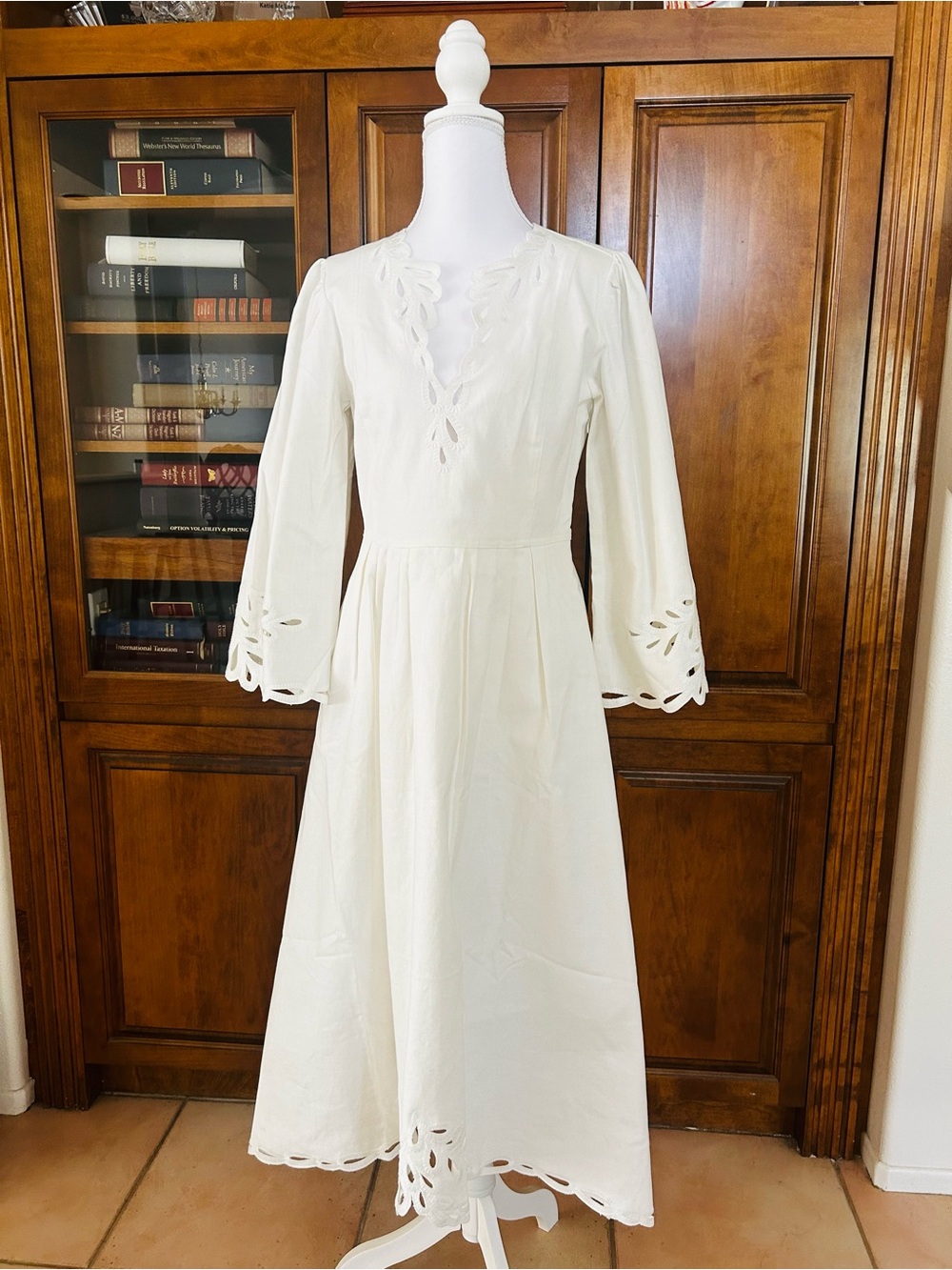 Magaschoni Eyelet-Trim Midi Dress Size Small . 100% Cotton.